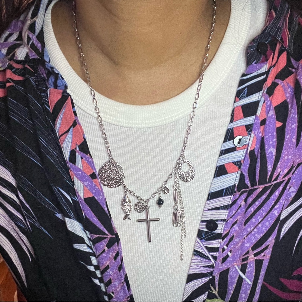 “Cast Thy Net” Charm Necklace 🎣 - Picture 4 of 4